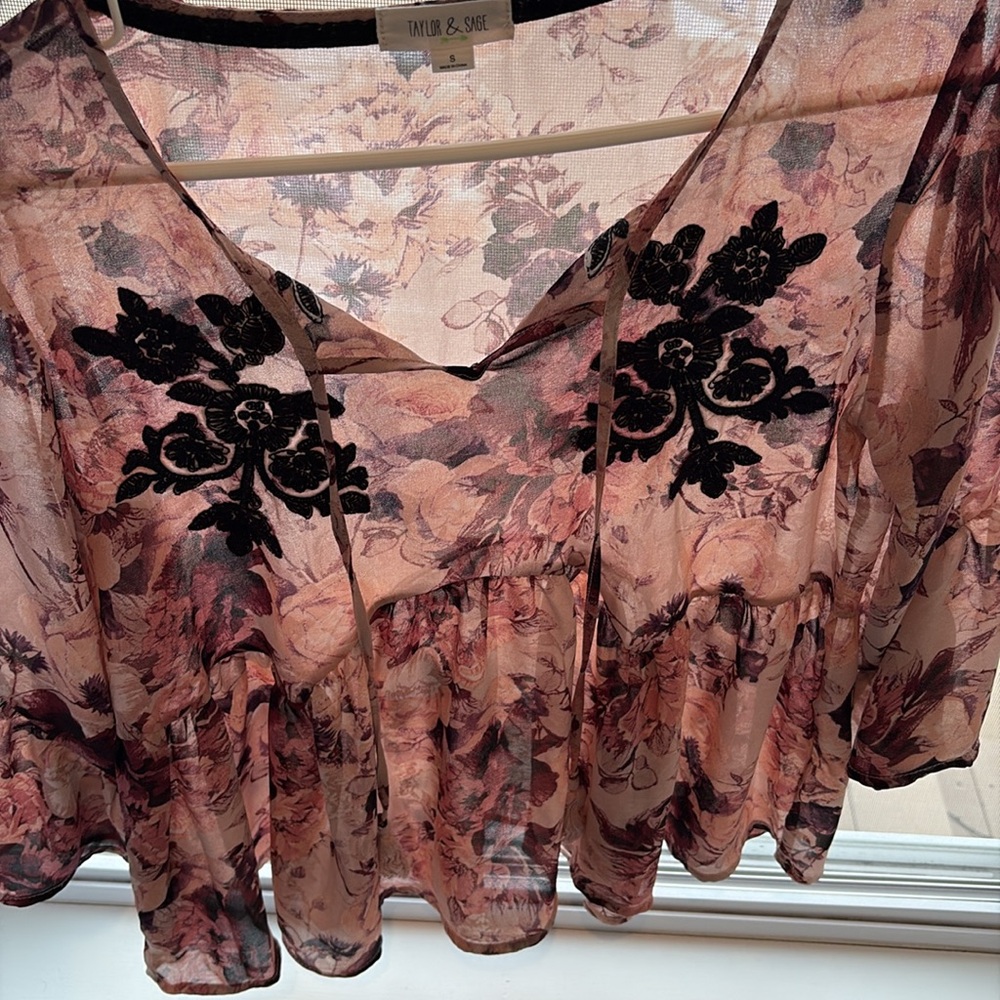 Taylor& Sage Sheer Floral Blouse - Picture 5 of 8